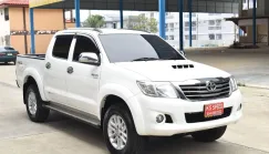 Toyota Vigo 2.5G Prerunner สีขาว เกียร์ออโต้ ปี2014