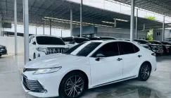 TOYOTA CAMRY 2.5 HEV PREMIUM ปี 2022 รถสวย มือแรกออกห้าง สภาพป้ายแดง ไมล์น้อย รับประกันตัวถังสวย