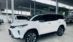 TOYOTA FORTUNER 2.8 LEGENDER 4WD 2020 รถสวย มือแรกออกห้าง สภาพพร้อมใช้ ไมล์น้อย TOP รับประกันตัวถัง