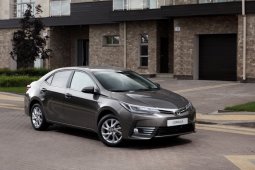 Toyota Corolla Altis 2017 ปรับโฉมใหม่ ราคาเริ่มต้นที่ 799,000 บาท