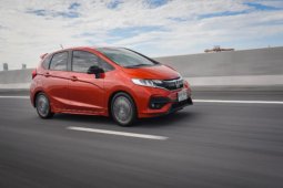 รีวิวกันแบบละเอียดยิบกับ Honda Jazz RS