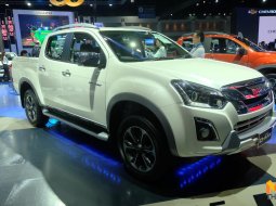 Isuzu D-Max Hi-Lander Limited 2017 เคราะราคาเริ่มต้นที่ 8.90 แสนบาท
