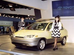 Toyota Prius เจเนเรชั่นแรก อยู่กับเรามากว่า 20 ปีแล้ว!