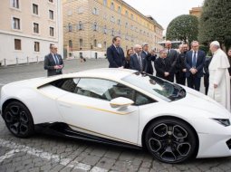 Lamborgihini ออกแบบรถ Huracan รุ่นพิเศษ  Saint Lamborghini Huracan