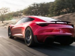 ELON MUSK เผยอาจจะใส่เทคโนโลยีอวกาศใน TESLA ROADSTER