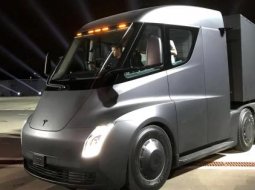 UPS เอาด้วย! สั่ง Tesla Semi อีก 125 คัน