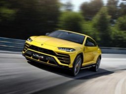 แบบนี้ก็ได้เหรอ!? สาวๆ ทั่วโลกชอบขับ Lamborghini Urus 