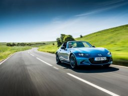 Mazda MX-5 RF Sport Black เตรียมลงตลาดแดนผู้ดีปลายพฤษภาคม