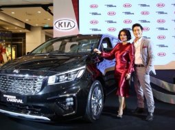 Kia Grand Carnival 2018 เปิดตัวรุ่นปรับโฉมพร้อมพรีเซนเตอร์ใหม่