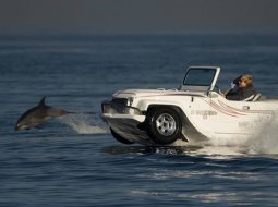 'WaterCar' รถสุดเจ๋งวิ่งทั้งบนน้ำและบนบกได้!