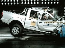 ตะลึง!! Nissan NP300  ได้ 0 ดาวจากการทดสอบการชน