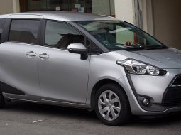 Toyota Sienta  ดีไซน์เฉียบ ไม่รักก็เกลียดกันเลย!!!