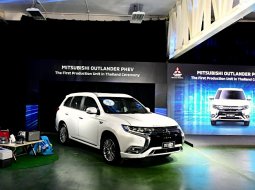 ฉลอง Mitsubishi Outlander Phev 2021 จากสายการผลิตแรกของไทย