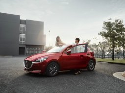 Mazda 2 ไมเนอร์เชนจ์ 2021 เติมออปชั่นให้อีก ขายราคาเดิม