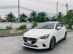 2017 Mazda 2 1.5 XD ดีเซลล์ สีขาว เครดิตดีฟรีดาวน์