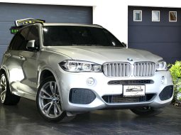 SUV หรู แรง แบสปอร์ต แต่ประหยัดและรักษ์โลก 2017 BMW X5 40e M Sport หลังคาแก้ว (313 แรงม้า)ขับสบายใจ