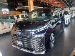 2022 Toyota Voxy 1.8 ZS รถตู้/MPV ผ่อนเริ่มต้น