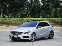 2015 Mercedes-Benz A250 2.0 Sport รถเก๋ง 5 ประตู ฟรีดาวน์