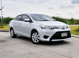 2015 Toyota VIOS 1.5 E รถเก๋ง 4 ประตู 