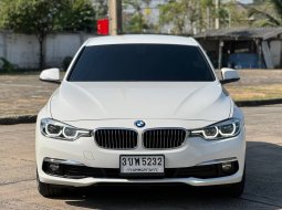 2017 BMW 320d 2.0 Iconic รถเก๋ง 4 ประตู 