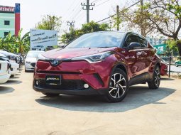 Toyota CHR 1.8 Hybrid Premium Safety รถสวยสภาพพร้อมใช้งาน ไม่แตกต่างจากป้ายแดงเลย สภาพใหม่กริป