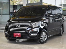 Hyundai H-1 2.5 Deluxe ปี 2020 สวยสภาพป้ายแดง รถบ้านมือเดียว วิ่งน้อยเข้าศูนย์ตลอด