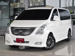 Hyundai H-1 2.5 Limited ปี 2015 วิ่งน้อย 70,000 โล รับประกันเลขไมล์ รถบ้านมือเดียว สวยเดิมทั้งคัน