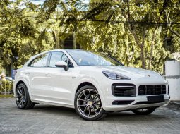 2023 Cayenne coupe E-hybrid Light weight package