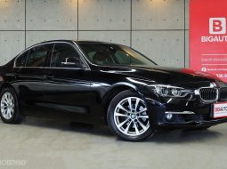 2017 BMW 320i 2.0 LCI F30 Sedan AT ไมล์แท้เฉลี่ยต่อปี 24,xxx KM Model MNC รถศูนย์ BMW TH P5451