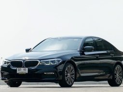 มี Extended Warranty 2 ปี ใช้ได้อีกยาวๆถึงปี 2025  BMW 520d 2.0 Sport รถเก๋ง 4 ประตู ฟรีดาวน์ 