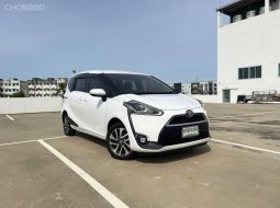 2017 Toyota Sienta 1.5 V  ออกรถฟรี