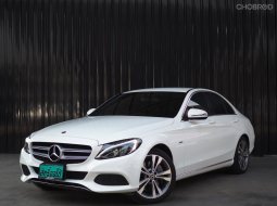 2018 Mercedes-Benz C350e W205 2.0 Avantgarde ขาว - ภายในดำ มีสายชาร์จ plug-in HV