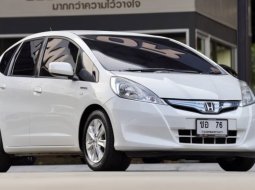 2012 Honda JAZZ 1.3 Hybrid รถเก๋ง 5 ประตู ผ่อน