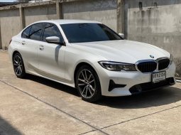 2019 BMW 320d 2.0 Sport รถเก๋ง 4 ประตู รถบ้านมือเดียว เจ้าของขายเอง 