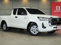 2022 Toyota Hilux Revo 2.4 SMARTCAB Z Edition Entry Pickup MT ไมล์ 15,740 KM มี Warranty ศูนย์ B7823