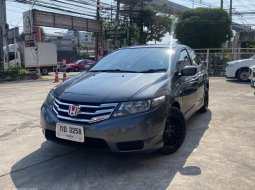 2012 Honda CITY 1.5 V i-VTEC รถเก๋ง 4 ประตู 
