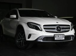 2017 Mercedes-Benz GLA250 2.0 AMG Dynamic รถเก๋ง 5 ประตู ฟรีดาวน์ รถบ้าน ไมล์น้อย เจ้าของขายเอง 
