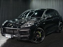 2020 PORSCHE CAYENNE  3.0 HYBRID 