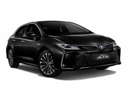 Toyota Corolla Altis 2023 อัพเกรดอุปกรณ์เพิ่มขึ้น ทั้ง 4 รุ่นย่อย ราคาเริ่ม 894,000 บาท