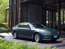 BMW จับมือ รร.คิมป์ตัน มาลัย กรุงเทพฯ เลือก BMW 730Ld M Sport สีเขียว Exclusive Matte Green เป็นลีมูซีนประจำ