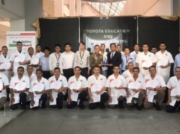 Toyota ถ่ายทอดความรู้หลักสูตร การช่วยเหลือฉุกเฉินรถยนต์ไฮบริด และรถยนต์ไฟฟ้า แก่เจ้าหน้าที่กองบังคับการตำรวจจราจร