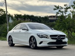 2018 Mercedes-Benz CLA200 1.6 Urban รถเก๋ง 4 ประตู รถสวย ไมล์น้อย 