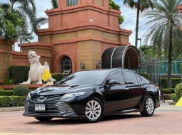 2019 Toyota CAMRY 2.5 HEV Premium รถเก๋ง 4 ประตู รถบ้านแท้ สวยสุดคุ้มสุดในตลาด