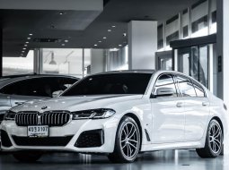 ขาย รถมือสอง 2023 BMW 520d 2.0 M Sport รถเก๋ง 4 ประตู  รถสภาพดี มีประกัน