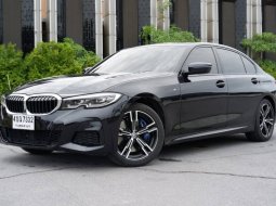 2021 BMW 330i 2.0 M Sport รถเก๋ง 4 ประตู ฟรีดาวน์ รถบ้านมือเดียว ไมล์น้อย 
