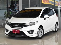 Honda JAZZ 1.5 V i-VTEC ปี 2017 วิ่งน้อย7x,xxxโล เข้าศูนย์ตลอด รถบ้านมือเดียว ไม่เคยติดแก๊ส ฟรีดาวน์