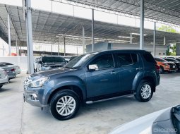 ISUZU MU-X 3.0 DVD NAVI ปี 2017 รถบ้าน มือแรกออกห้าง ไมล์น้อย 9 หมื่นโล TOP สุด รับประกันตัวถังสวย