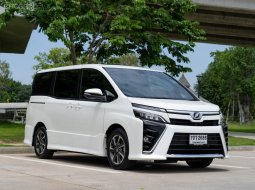 Toyota Voxy 2.0 ZS ปี : 2021 รถบ้าน สภาพสวย
