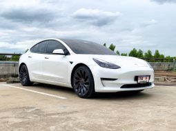 2022 Tesla Model 3 PERFORMANCE 4WD รถเก๋ง 4 ประตู รถบ้านมือเดียว ไมล์น้อย เจ้าของขายเอง 