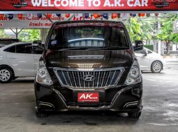 2017 Hyundai H-1 2.5 Elite รถตู้ ดาวน์ 0%